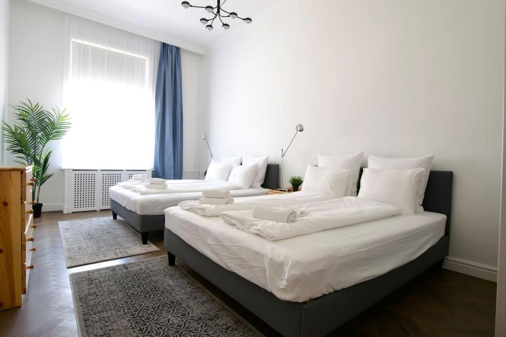 Premium Apartment By Hi5- Anker Apartment Budapeste Exterior foto