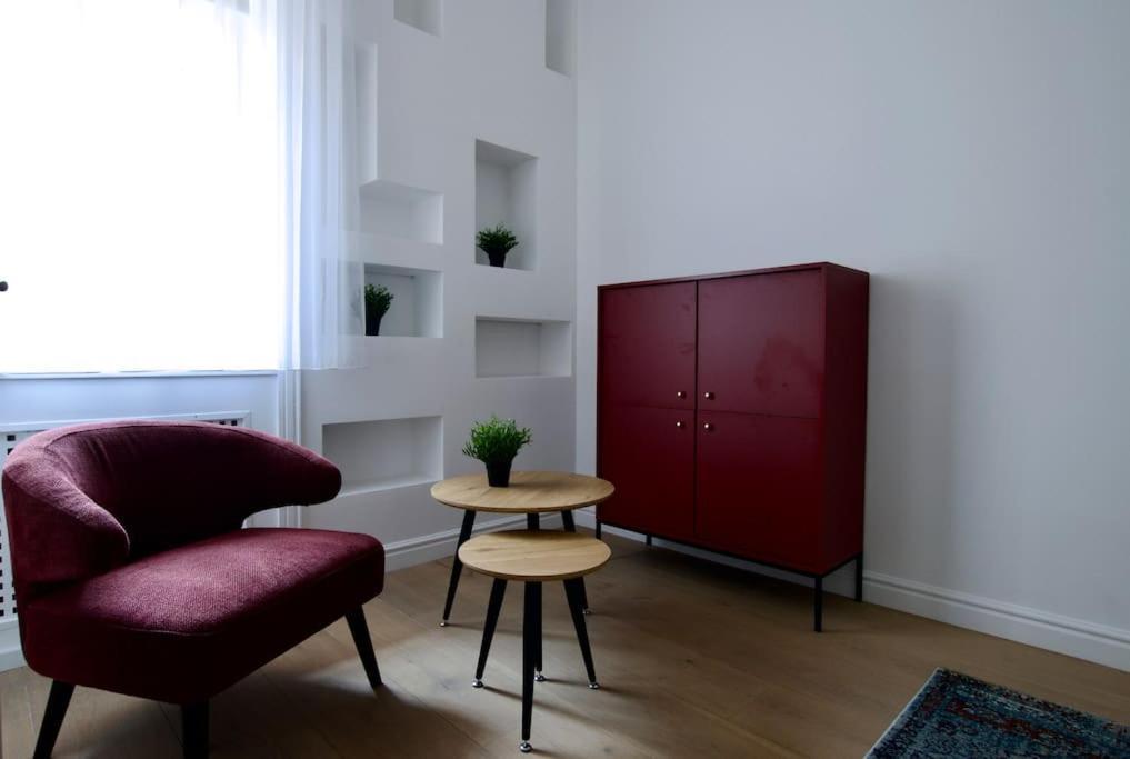 Premium Apartment By Hi5- Anker Apartment Budapeste Exterior foto