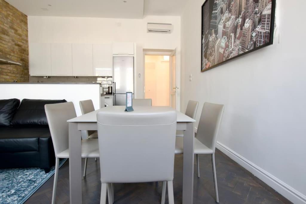 Premium Apartment By Hi5- Anker Apartment Budapeste Exterior foto